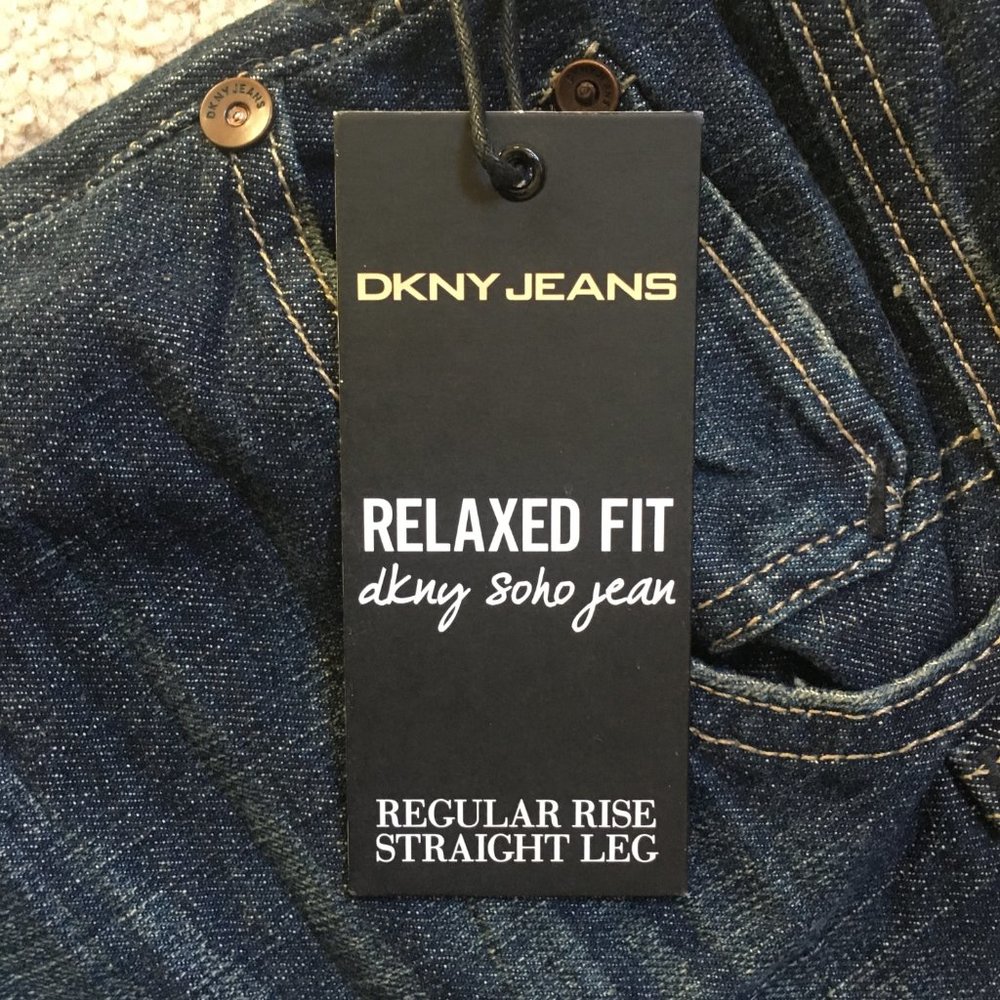 NWT DKNY Jeans Soho Relaxed Fit Straight 32x32